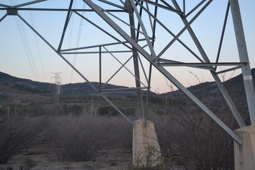 Aturem la línia de 400.000V al territori