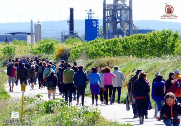 Més de 150 persones participen en la Caminada contra el projecte de la incineradora a Juneda #incineracio