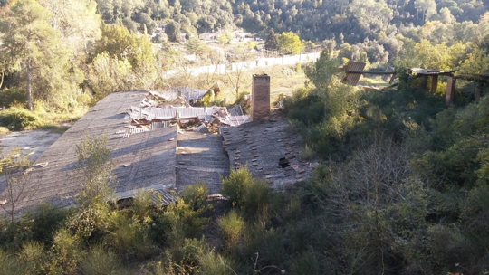 Denunciem abocaments a l’espai protegit de la riera de Vallvidrera al parc natural de Collserola